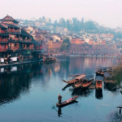 Thưởng ngoạn vẻ đẹp Cổ Trấn Phượng Hoàng